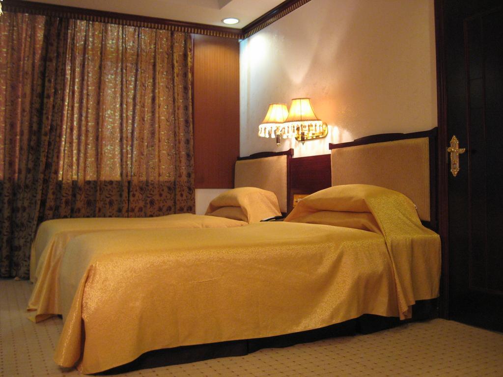 W.Y. Lera Hotel Guangzhou Buitenkant foto