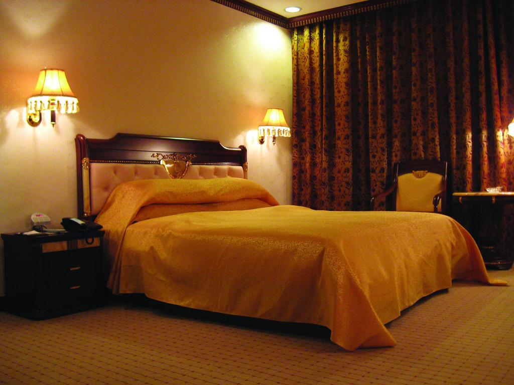 W.Y. Lera Hotel Guangzhou Buitenkant foto