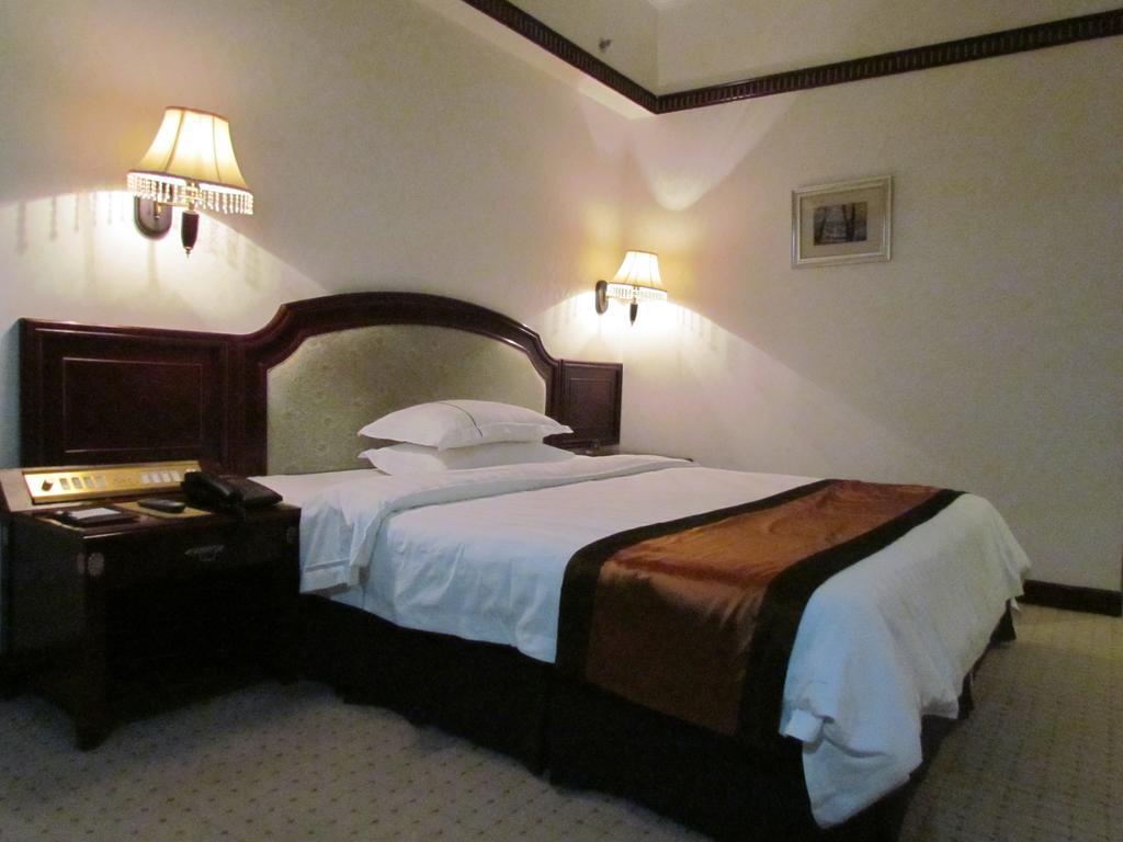 W.Y. Lera Hotel Guangzhou Buitenkant foto