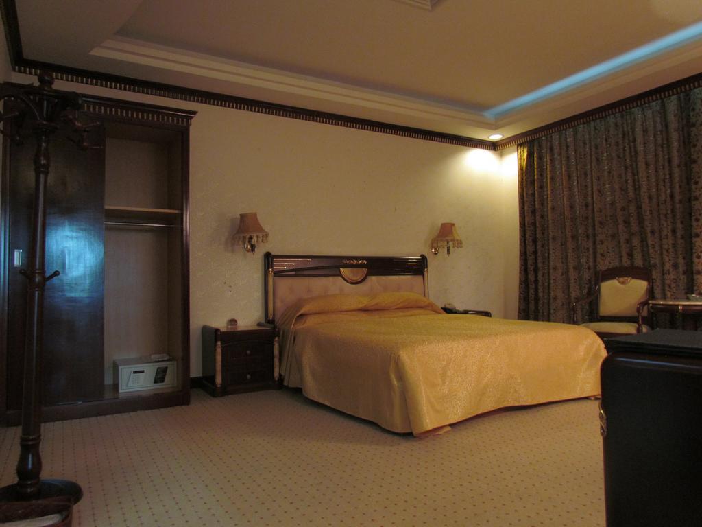 W.Y. Lera Hotel Guangzhou Buitenkant foto