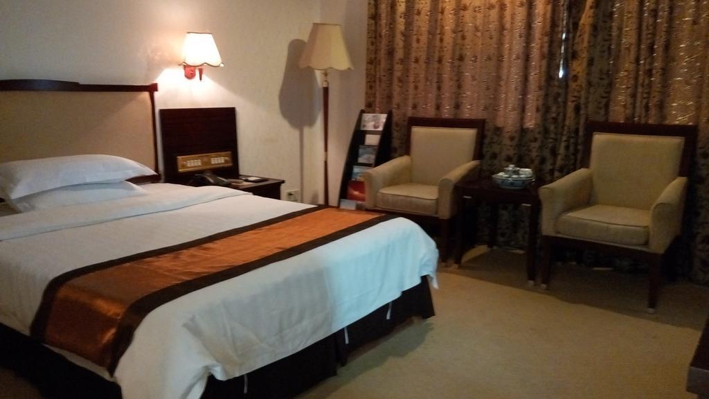 W.Y. Lera Hotel Guangzhou Buitenkant foto