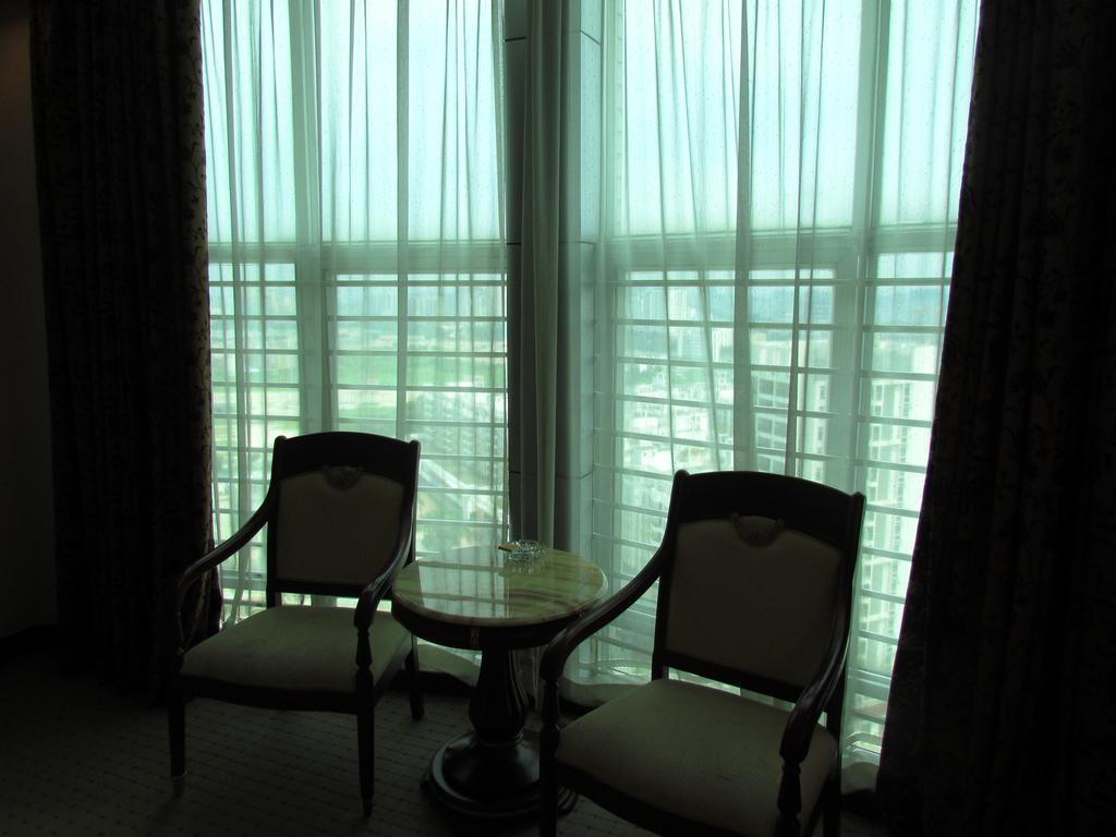 W.Y. Lera Hotel Guangzhou Buitenkant foto